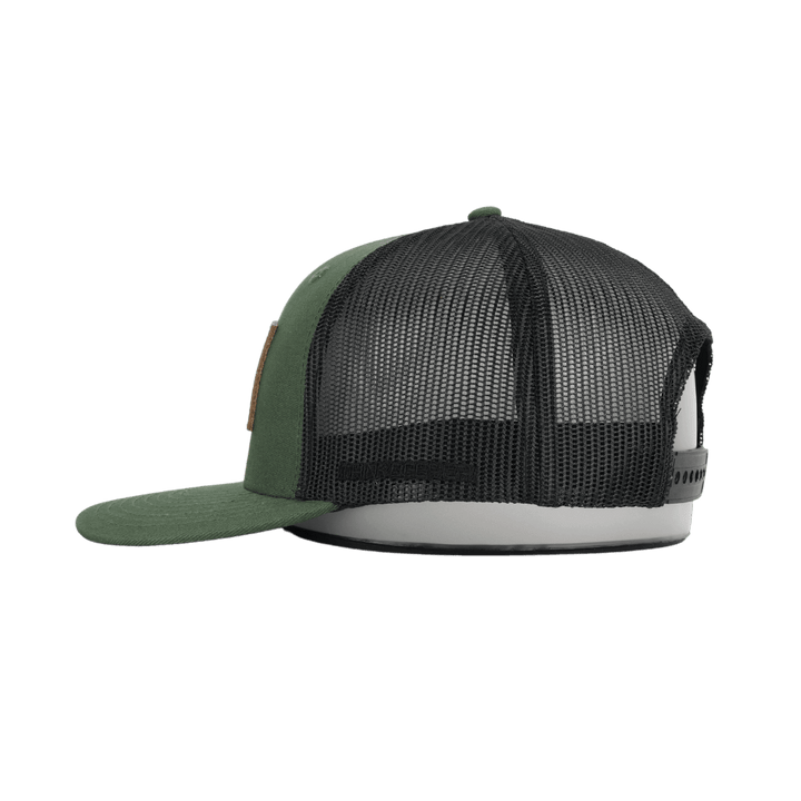 Casquette Trucker Vert/Noir en Cuir Écusson Drapeau